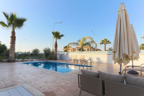 3 bedrooms Villa in Pernera, Cyprus No. 75781 21