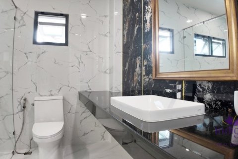 5 bedrooms House in Chiang Mai, Thailand No. 98152 9