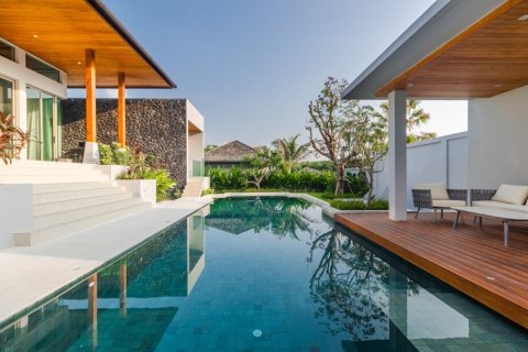 4 bedrooms Villa in Layan Beach, Thailand No. 97403 11