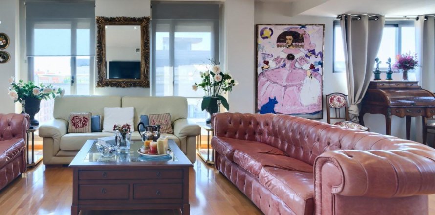 5 dormitorios Apartment en Valencia, Spain No. 110649