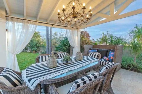 4 bedrooms House in Limassol, Cyprus No. 74866 2