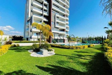3 bedrooms Apartment in Germasogeia, Cyprus No. 71706 3