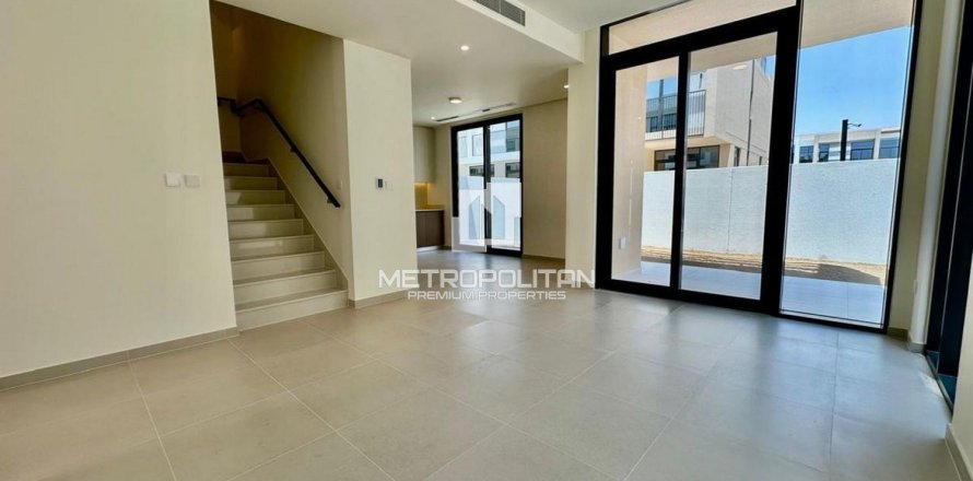 4 chambres Townhouse à EMAAR South, UAE No. 119569