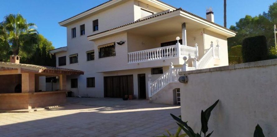 6 bedrooms Villa in Benidorm, Spain No. 111762