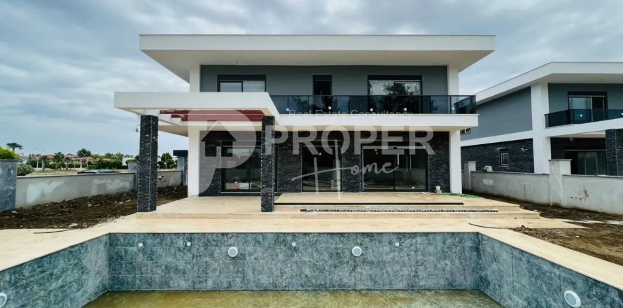 5 rooms Villa à Nenh, Vietnam No. 13978