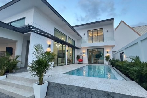 243m² Villa in Pattaya, Thailand No. 97354 18