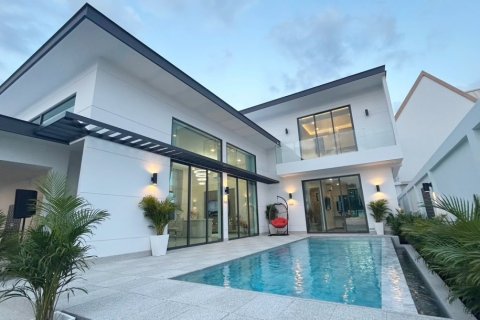 243m² Villa in Pattaya, Thailand No. 97354 1