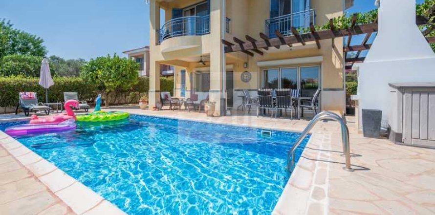 Дом с 3 спальнями в Полис, Кипр №62886