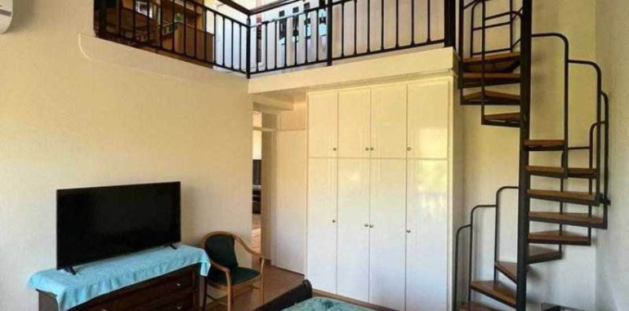 5 bedrooms House in Fasoula, Cyprus No. 30441