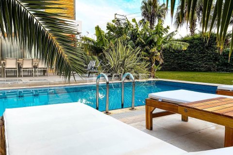 Вилла с 5 спальнями в Bich Dong, Вьетнам №74621 12