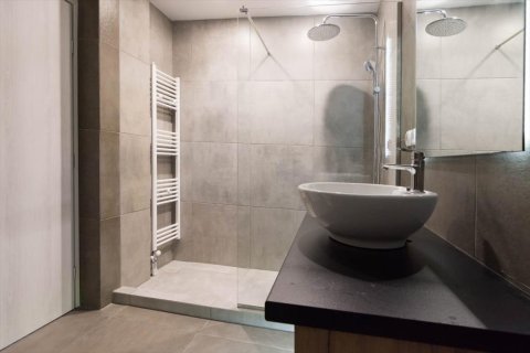 305m² Commercial property in Athens, Greece No. 57450 18