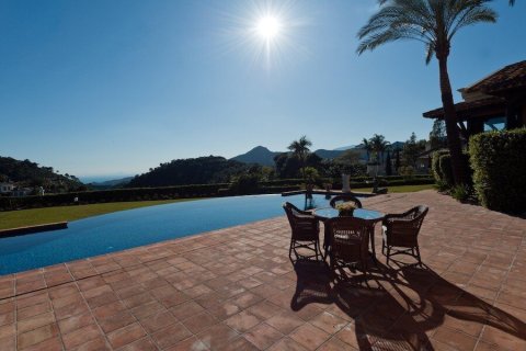 4 bedrooms House in Malaga, Spain No. 26504