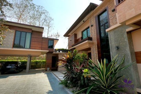 6 bedrooms House in Chiang Mai, Thailand No. 97803 1