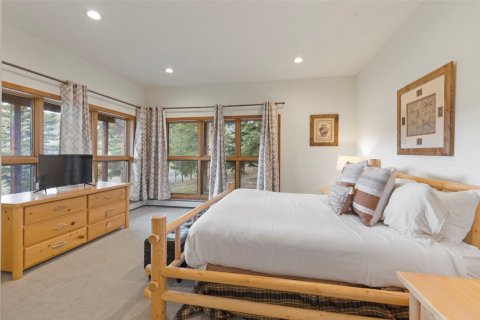 4 bedrooms House in Keystone, USA No. 104612 15