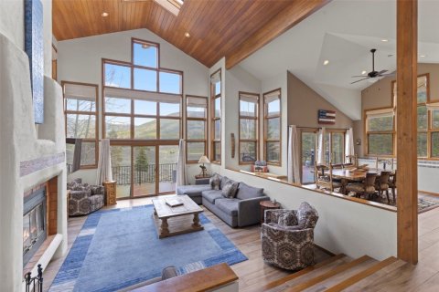 4 bedrooms House in Keystone, USA No. 104612 2