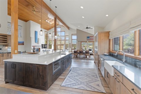 4 bedrooms House in Keystone, USA No. 104612 1