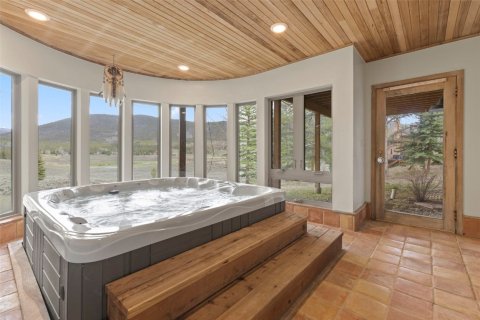 4 bedrooms House in Keystone, USA No. 104612 4