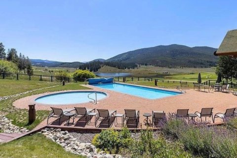 4 bedrooms House in Keystone, USA No. 104612 28