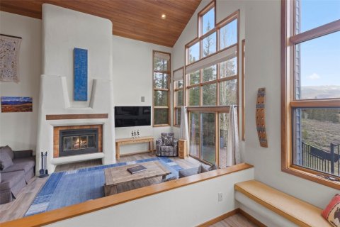 4 bedrooms House in Keystone, USA No. 104612 7