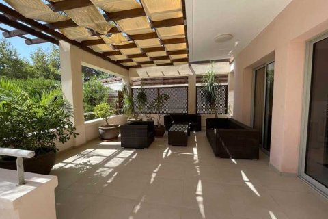 3 bedrooms Villa in Pyrgos, Cyprus No. 63257 3