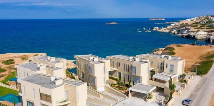 3 bedrooms Villa in Paphos, Cyprus No. 104521