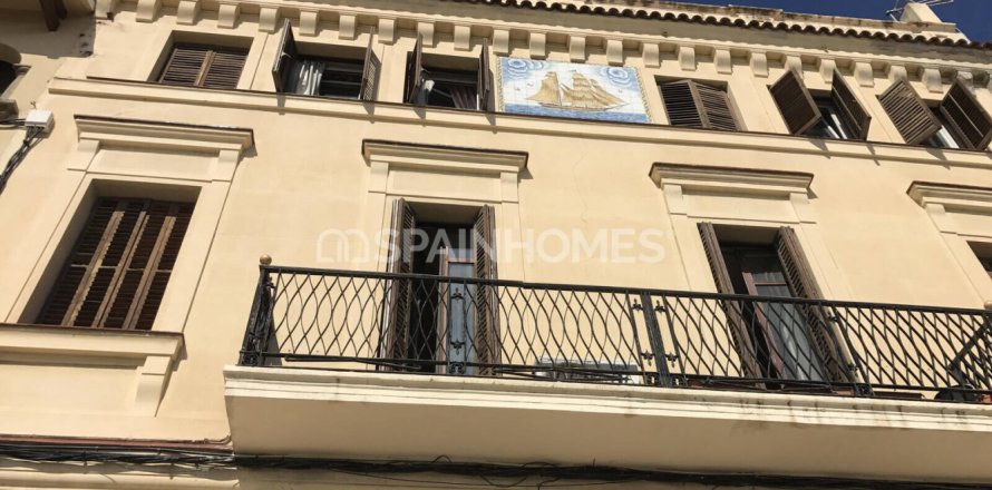 20 chambres Commercial property à El Masnou, Spain No. 125333