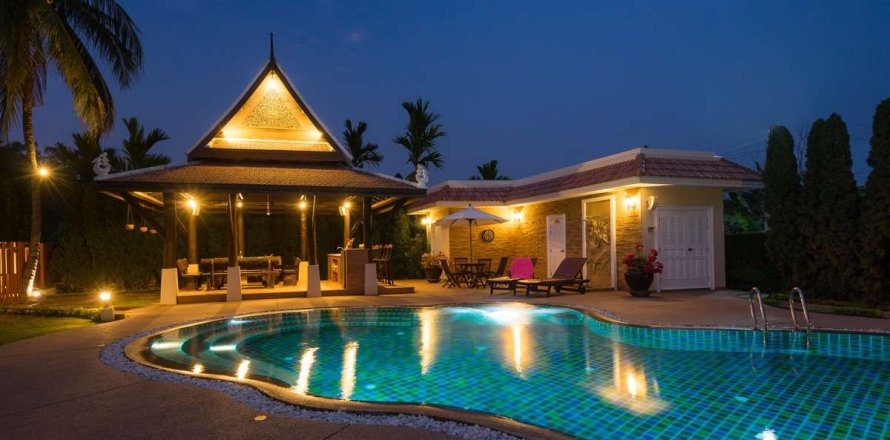 9 bedrooms House in Chiang Mai, Thailand No. 98252