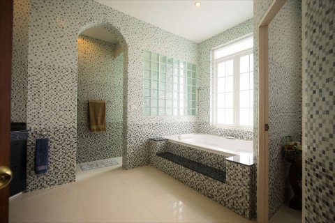 9 bedrooms House in Chiang Mai, Thailand No. 98252 8