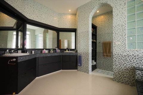 9 bedrooms House in Chiang Mai, Thailand No. 98252 23