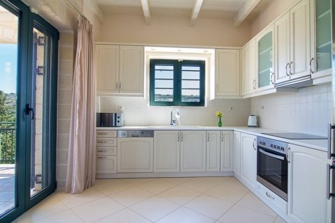 4 bedrooms Villa in Chania, Greece No. 23938 4
