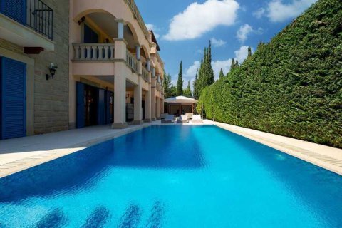 6 bedrooms Villa in Pyrgos, Cyprus No. 29361 3