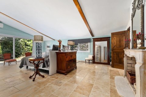 5 bedrooms Villa in Grasse, France No. 100289 7