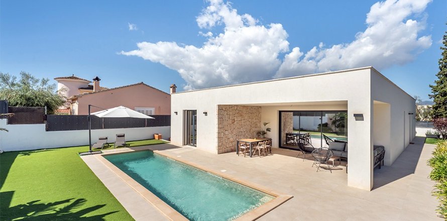 3 bedrooms Villa on the Mallorca, Spain No. 117100