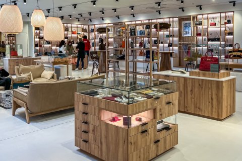 137m² Commercial property en Ciudad Vieja, Spain No. 124891