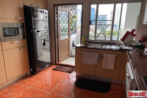 3 bedrooms Apartment in Bangkok, Thailand No. 98124 8