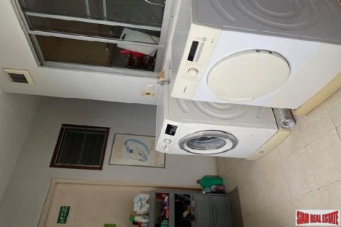 3 bedrooms Apartment in Bangkok, Thailand No. 98124 20