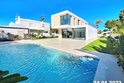 4 chambres Villa à La Zenia, Spain No. 124386