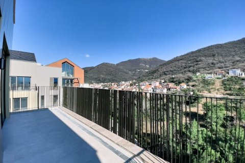 2 bedrooms Apartment in Tivat, Montenegro No. 104824 18