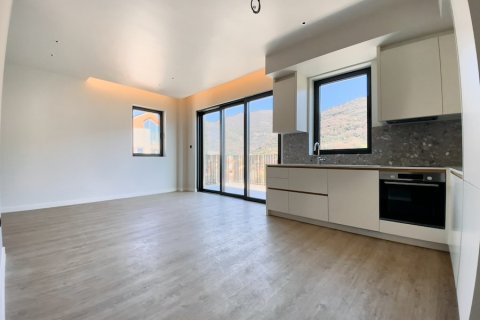 2 bedrooms Apartment in Tivat, Montenegro No. 104824 12