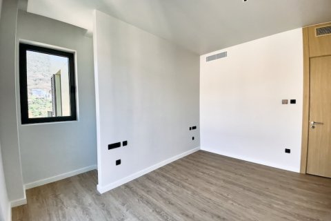 2 bedrooms Apartment in Tivat, Montenegro No. 104824 7