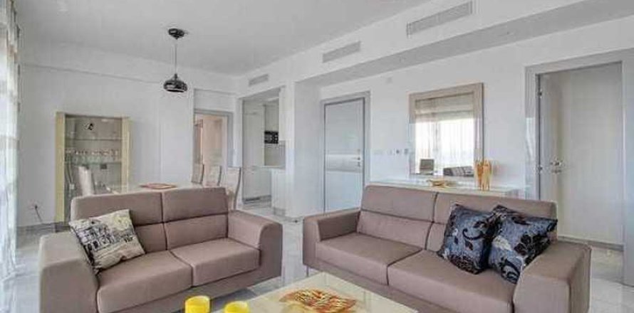 3 dormitorios Penthouse en Mesa Geitonia, Cyprus No. 40730