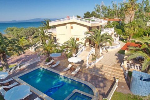 6 rooms Villa in Chalkidiki, Greece No. 60695 1