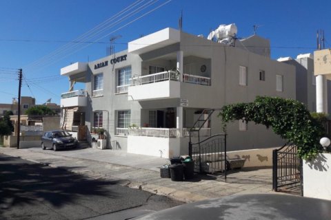 500m² Commercial property en Paphos, Cyprus No. 105896 2
