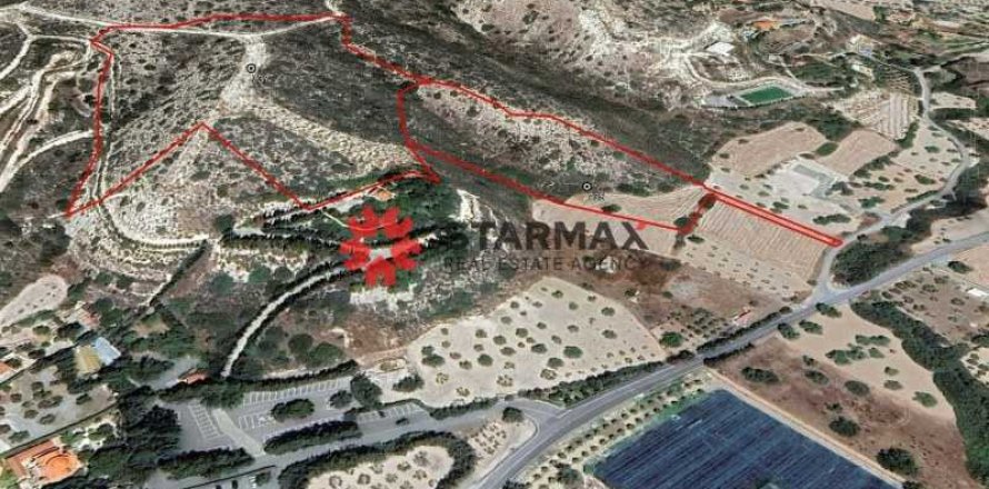 Commercial property à Monagroulli, Cyprus No. 82937