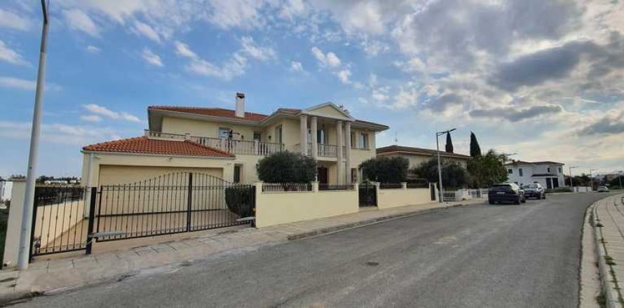 7 bedrooms House in Enkomi, Cyprus No. 62495