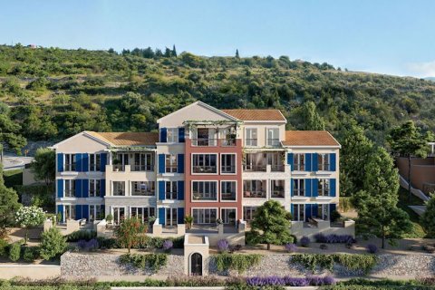 3 bedrooms Apartment in Tivat, Montenegro No. 83680 1