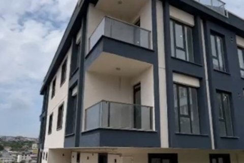 3 bedrooms Apartment in Istanbul, Turkey No. 114415