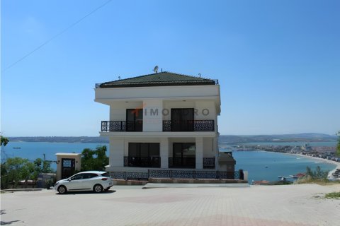 Квартира с 3 спальнями в Бююкчекмедже, Турция №121323