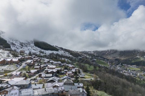 3 bedrooms House in Les Belleville, France No. 99578 1