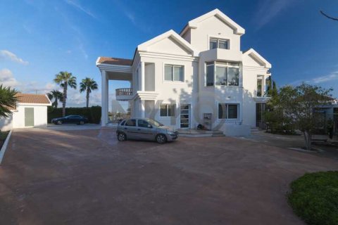 4 bedrooms House in Ypsonas, Cyprus No. 78628 2